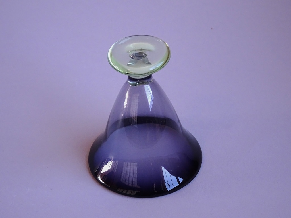 江戸ガラス紫色脚付盃 | 酒器 | 冨江洗心堂オンラインショップ