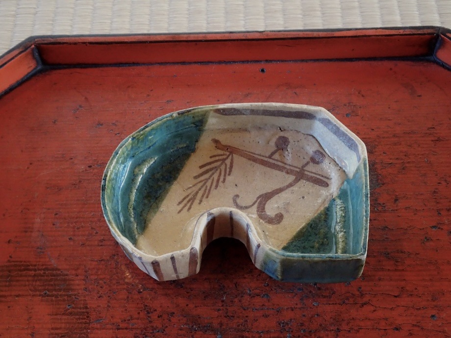 ��������