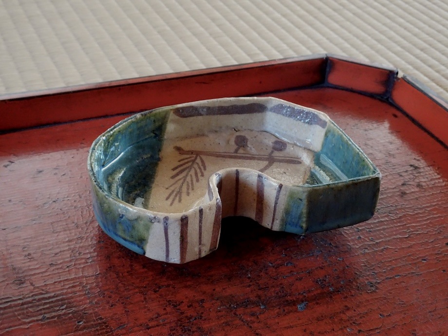 ��������