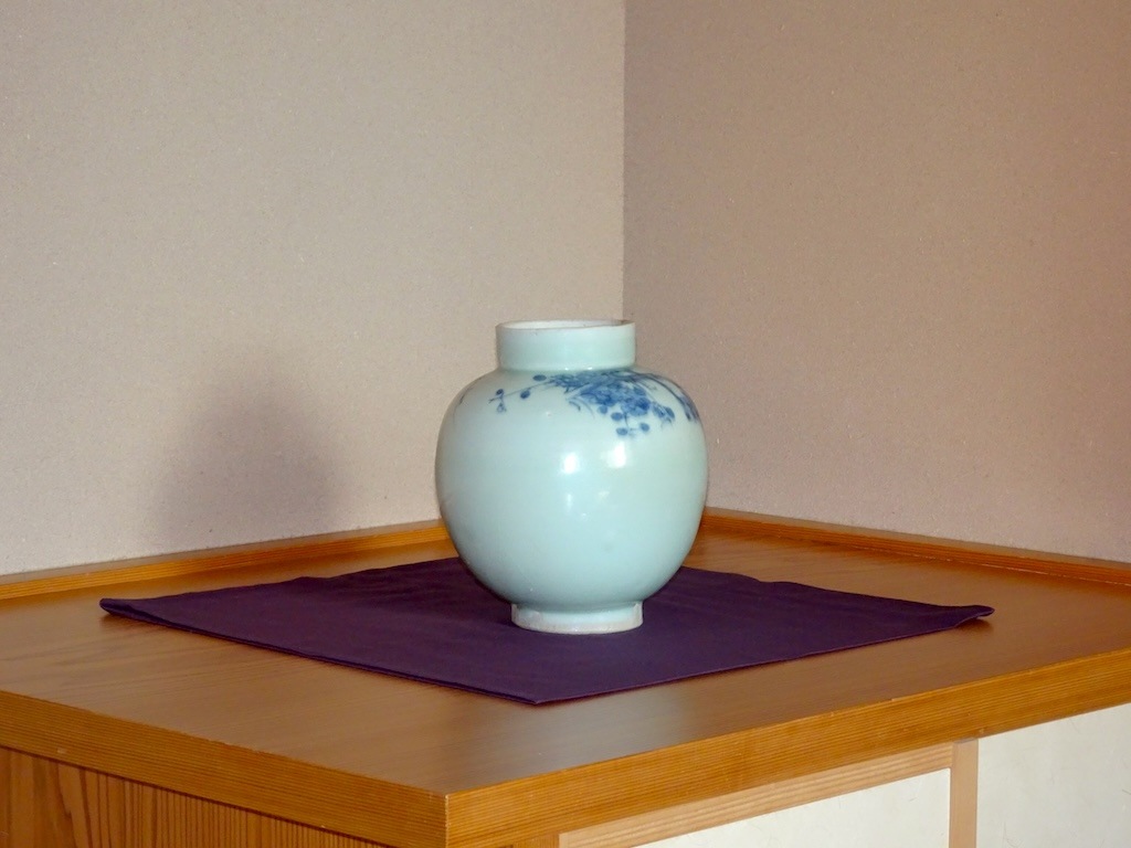 初期伊万里梅樹文壺 | 東洋陶磁 | 冨江洗心堂オンラインショップ