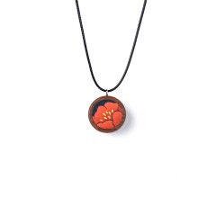 木のネックレス　木のメダルシリーズ　ツバキ|木のネックレス|Handmade木のアクセサリー