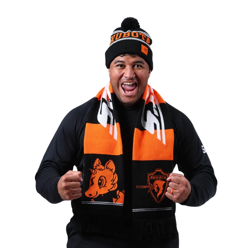 ボンボン付きニットキャップ