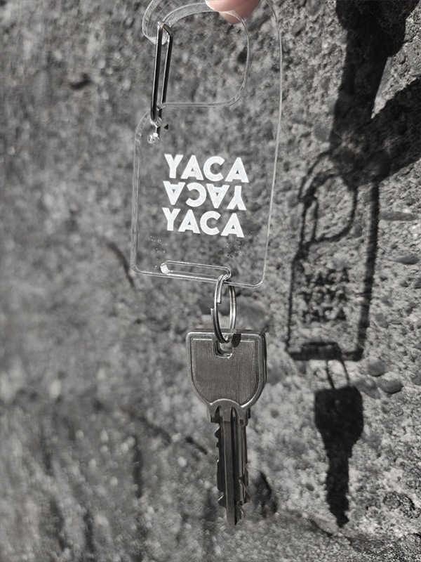 【10,000円以上ご購入でもらえる】YACA ORIGINAL ACRYLIC CARABINER