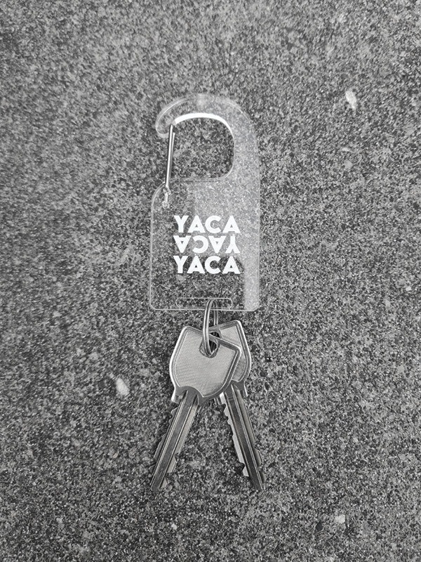 【10,000円以上ご購入でもらえる】YACA ORIGINAL ACRYLIC CARABINER