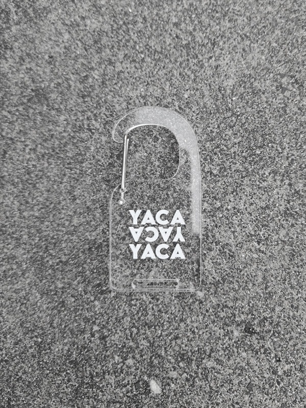【10,000円以上ご購入でもらえる】YACA ORIGINAL ACRYLIC CARABINER