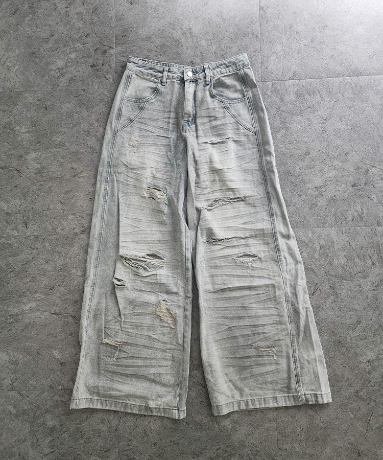 Distressed Wide Jeans