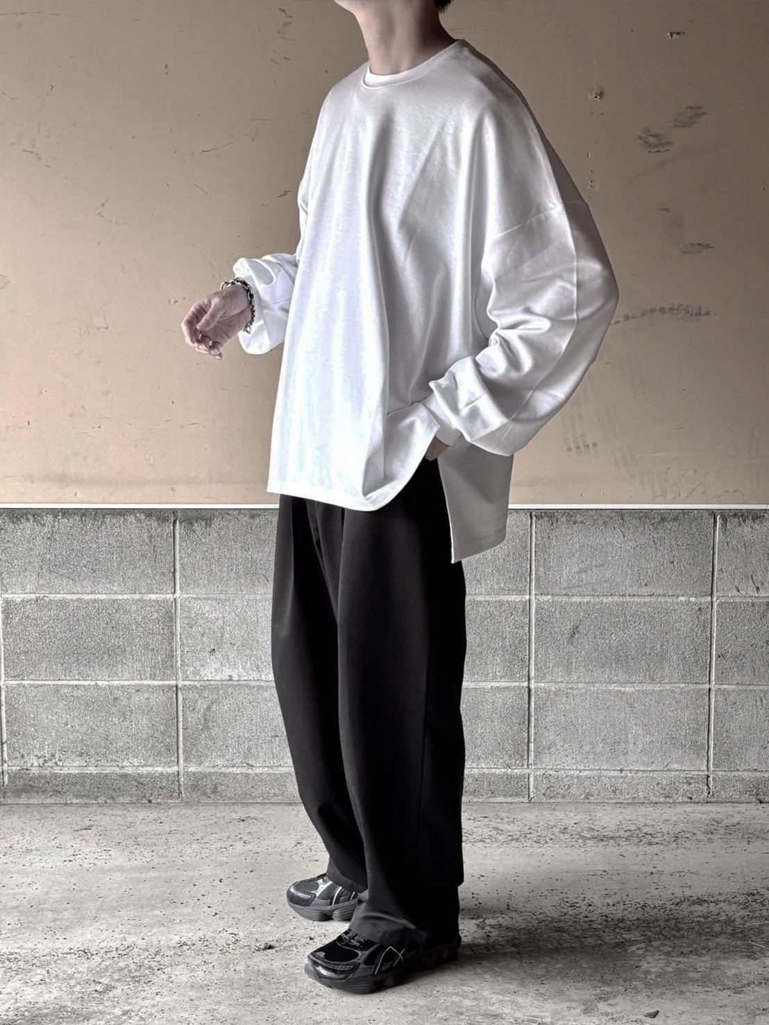 Loose Sleeve Logo Tee