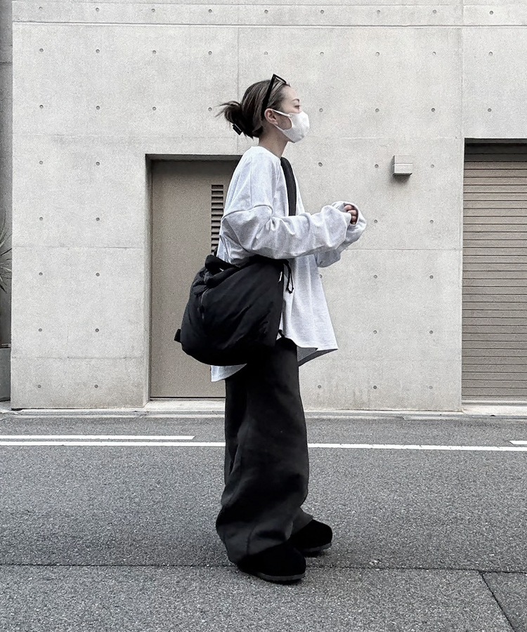 Loose Sleeve Logo Tee
