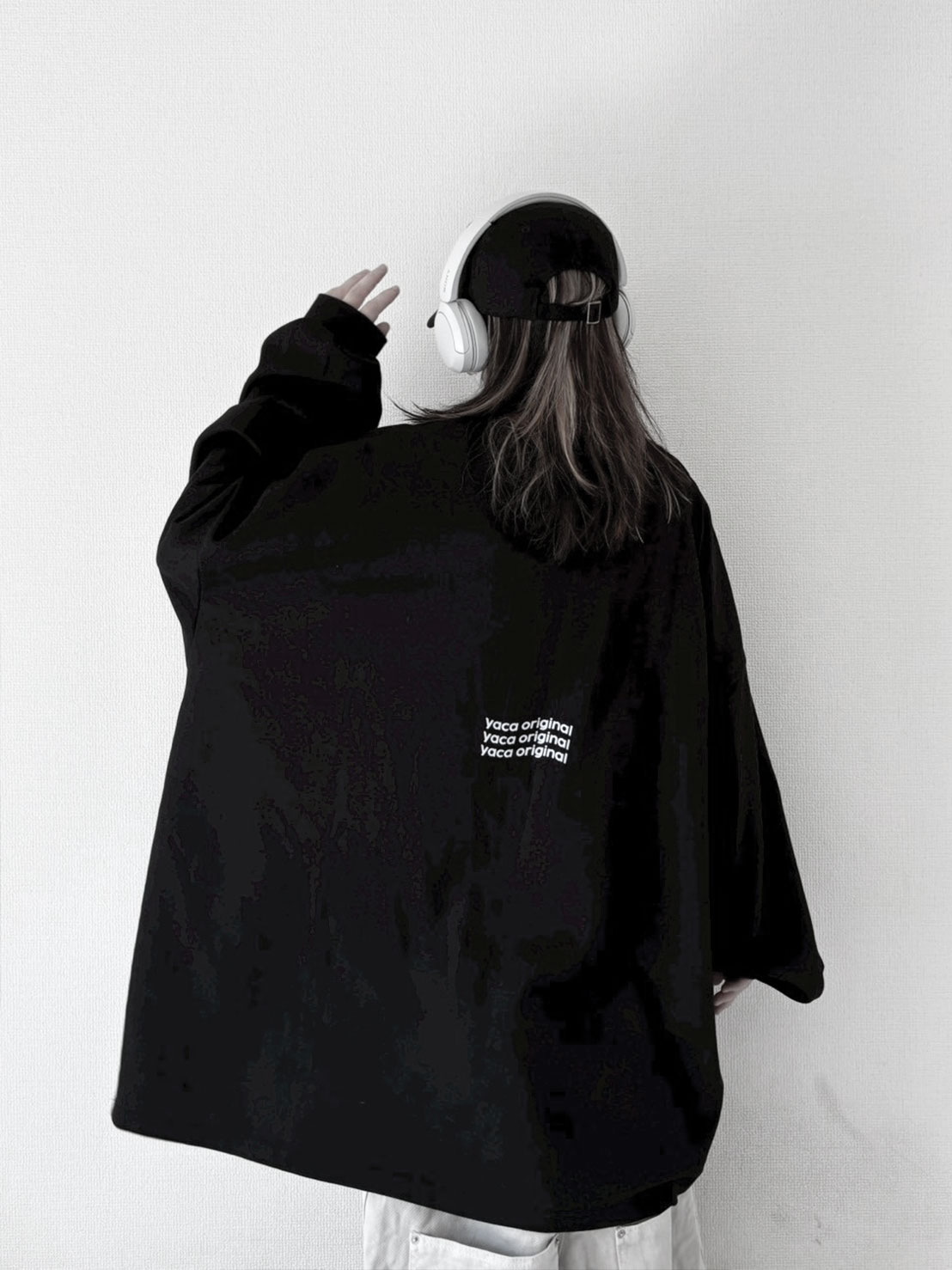 Loose Sleeve Logo Tee