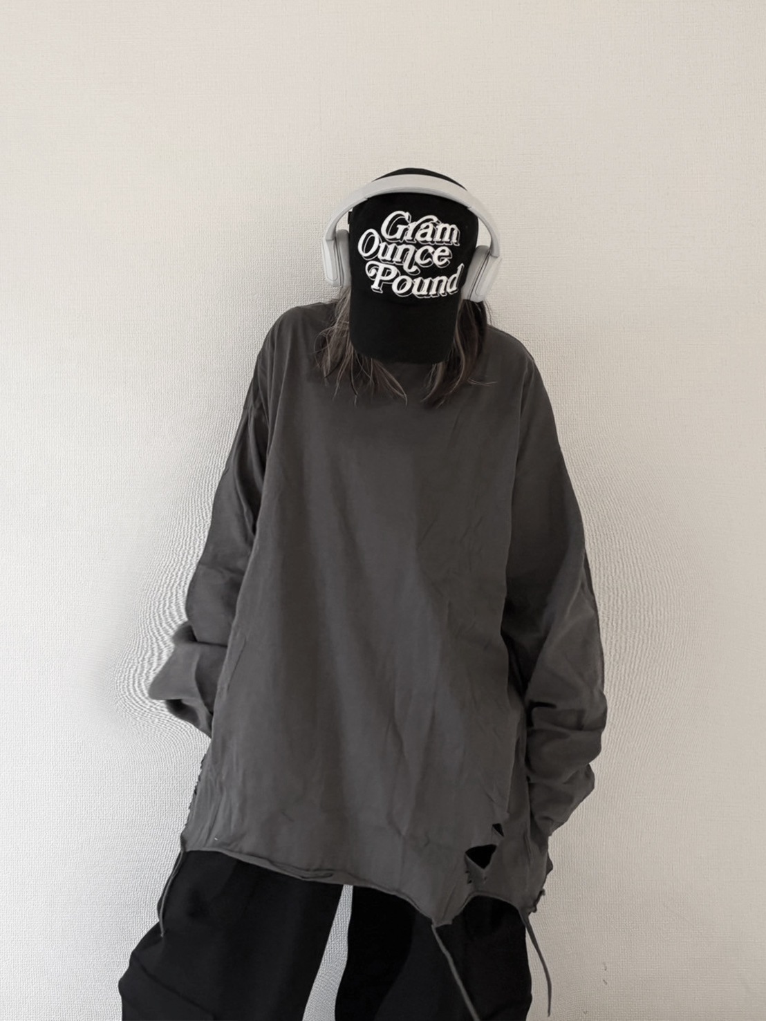 damege cut long sleeve t