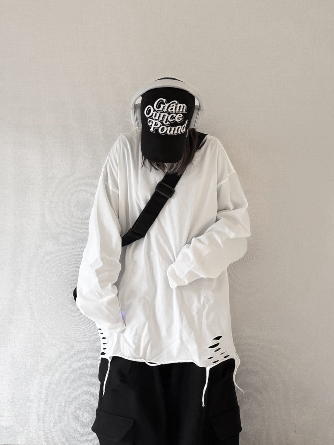 damege cut long sleeve t