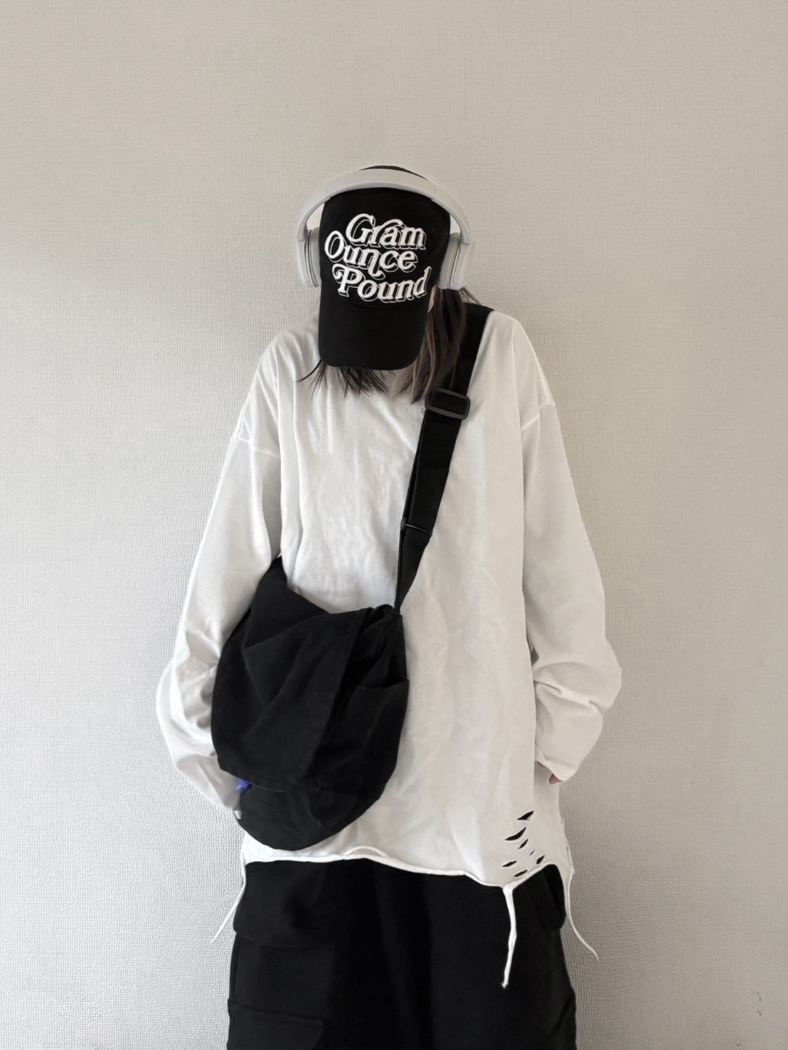 damege cut long sleeve t