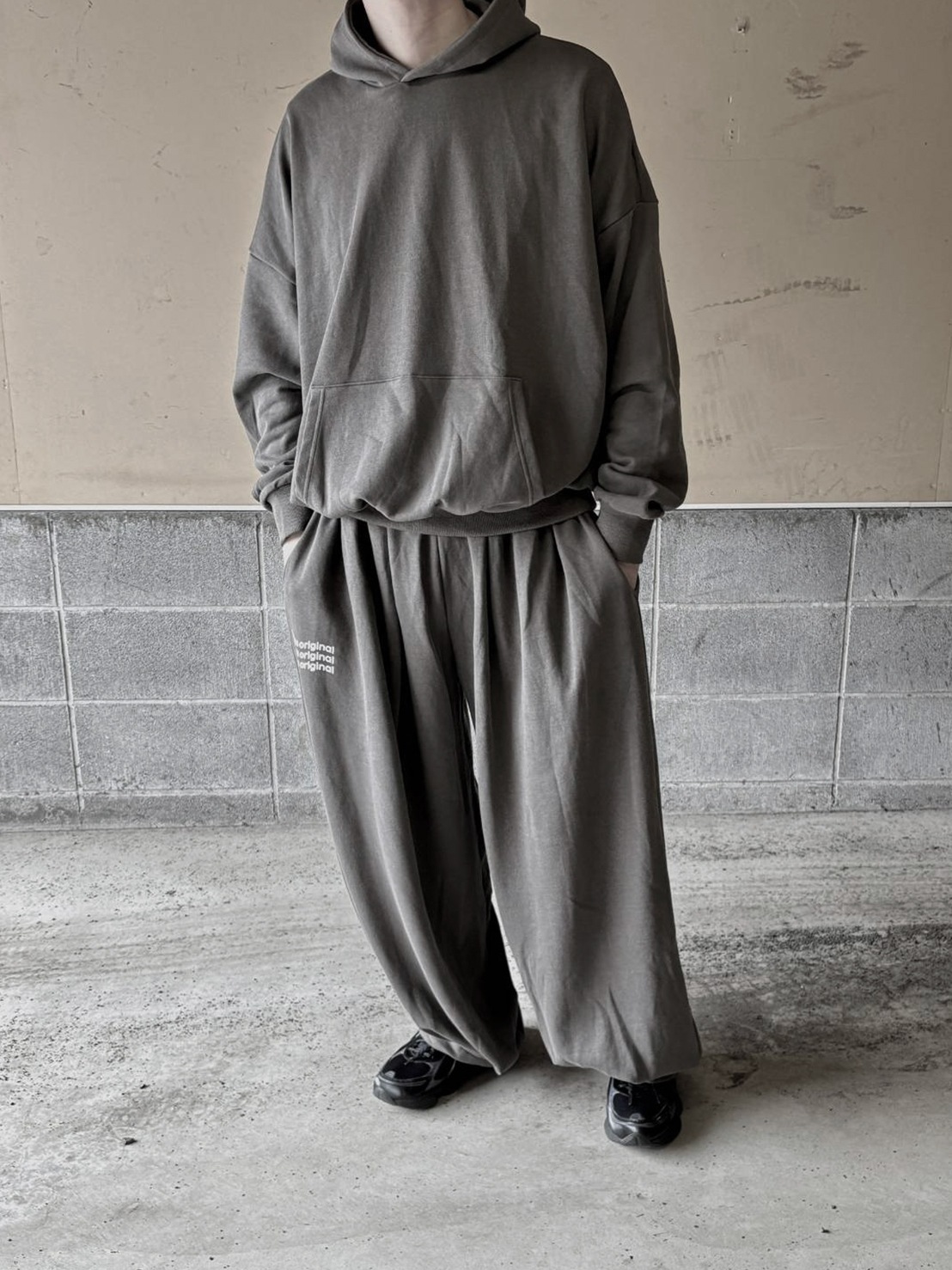 Pigment Logo Sweat Hoodie