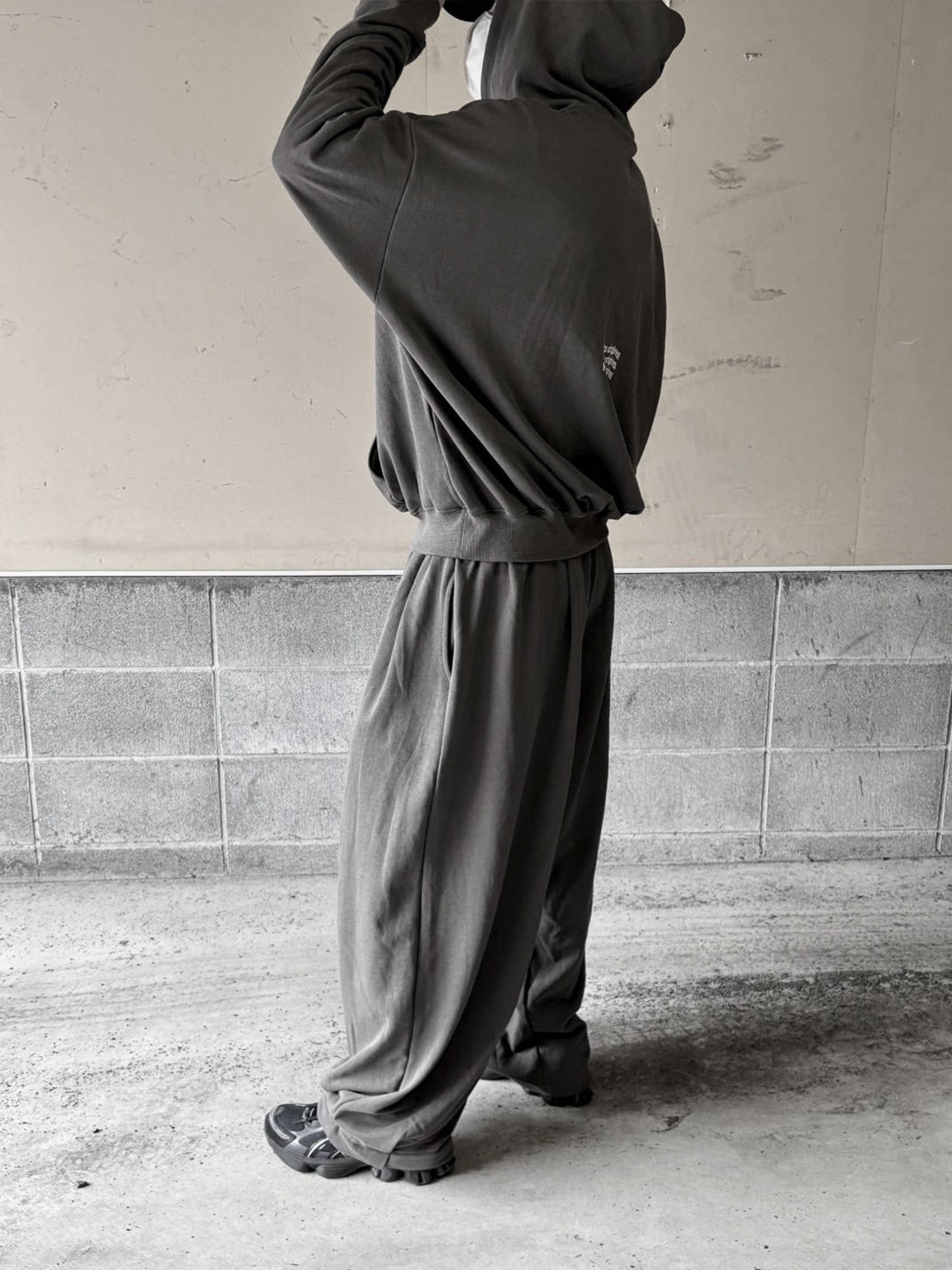 Pigment Logo Sweat Hoodie