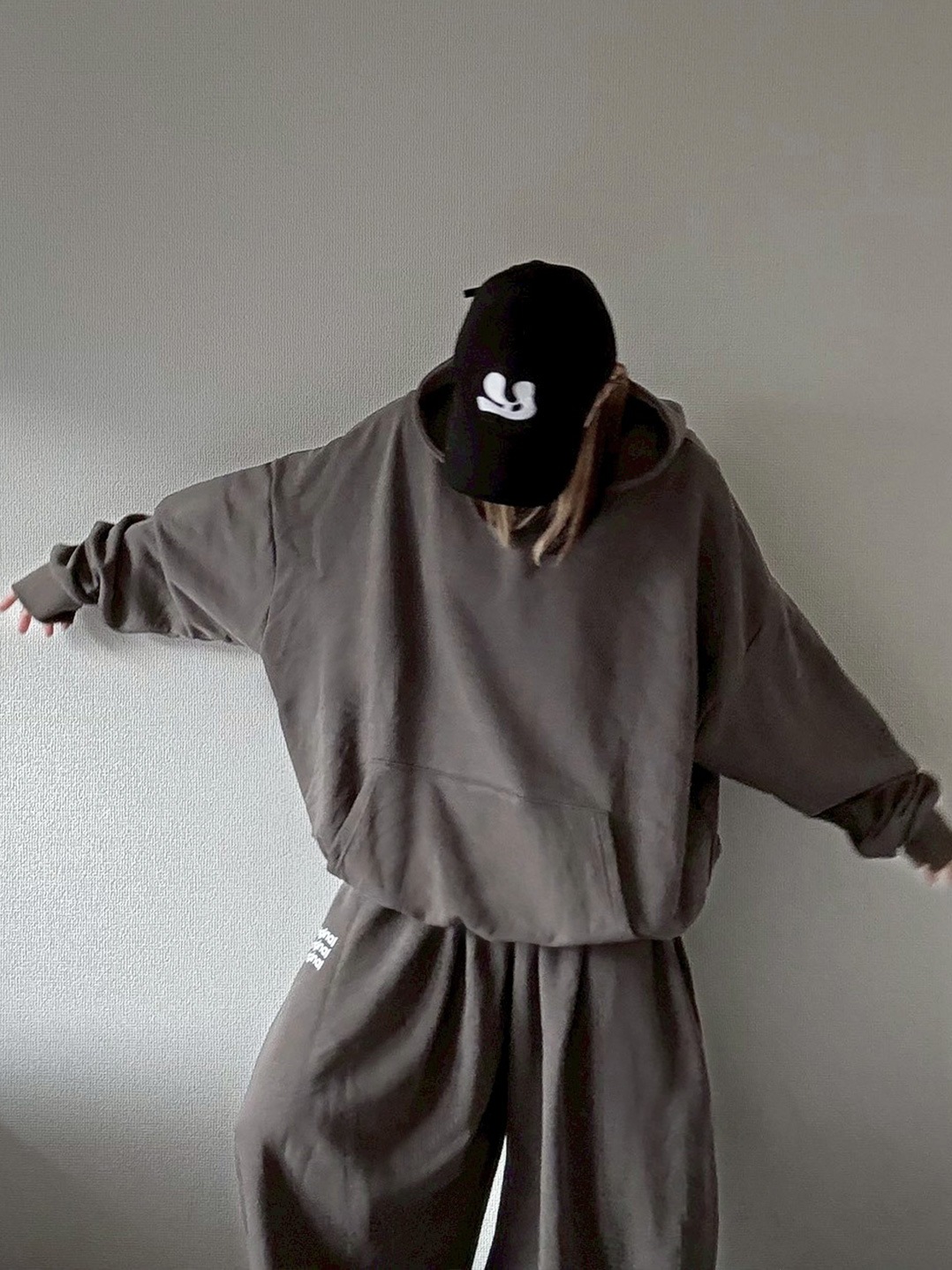 Pigment Logo Loose Sweat PT