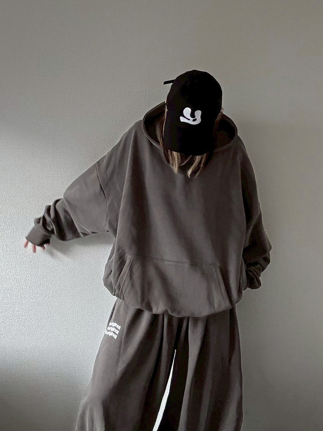 Pigment Logo Loose Sweat PT