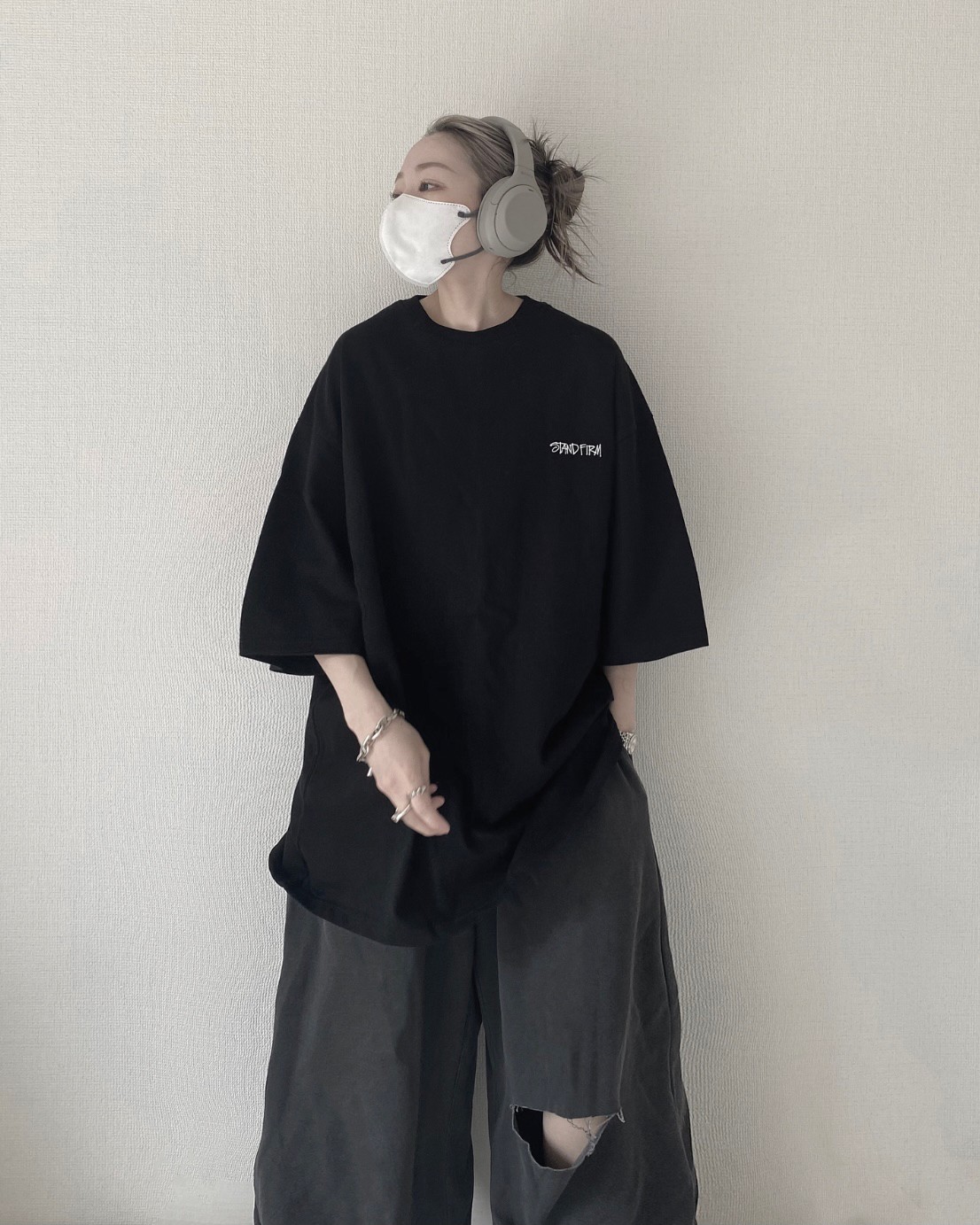 damage cutoff sweat pants