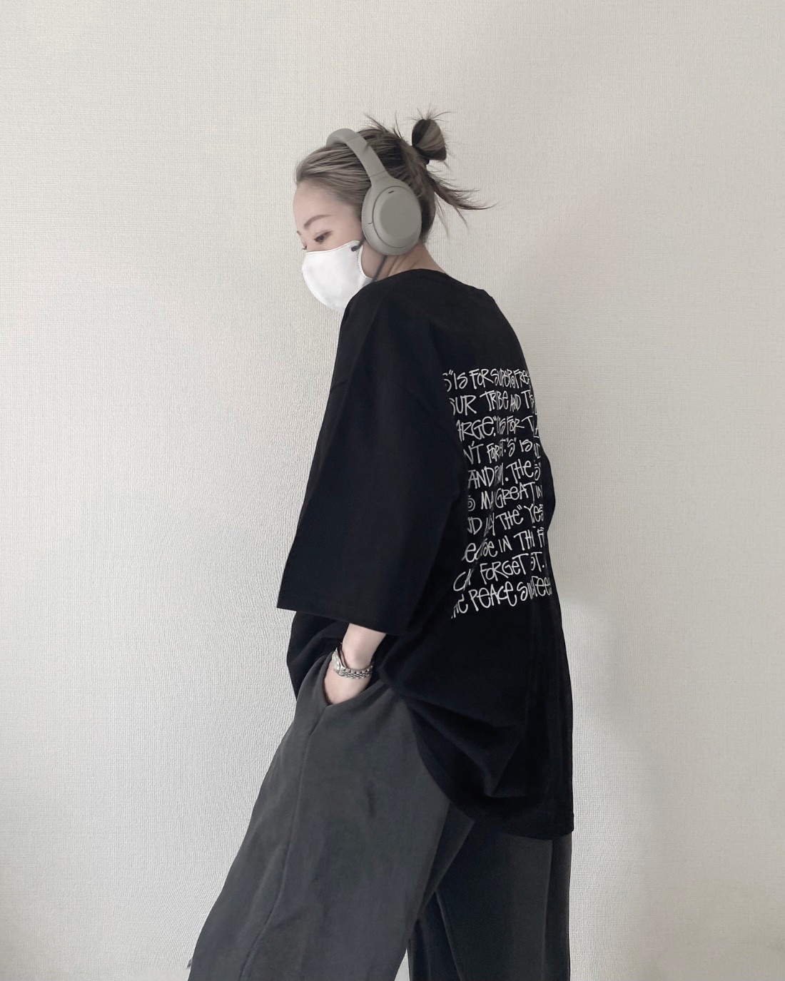 damage cutoff sweat pants