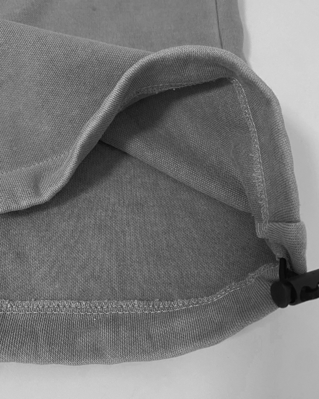 damage cutoff sweat pants