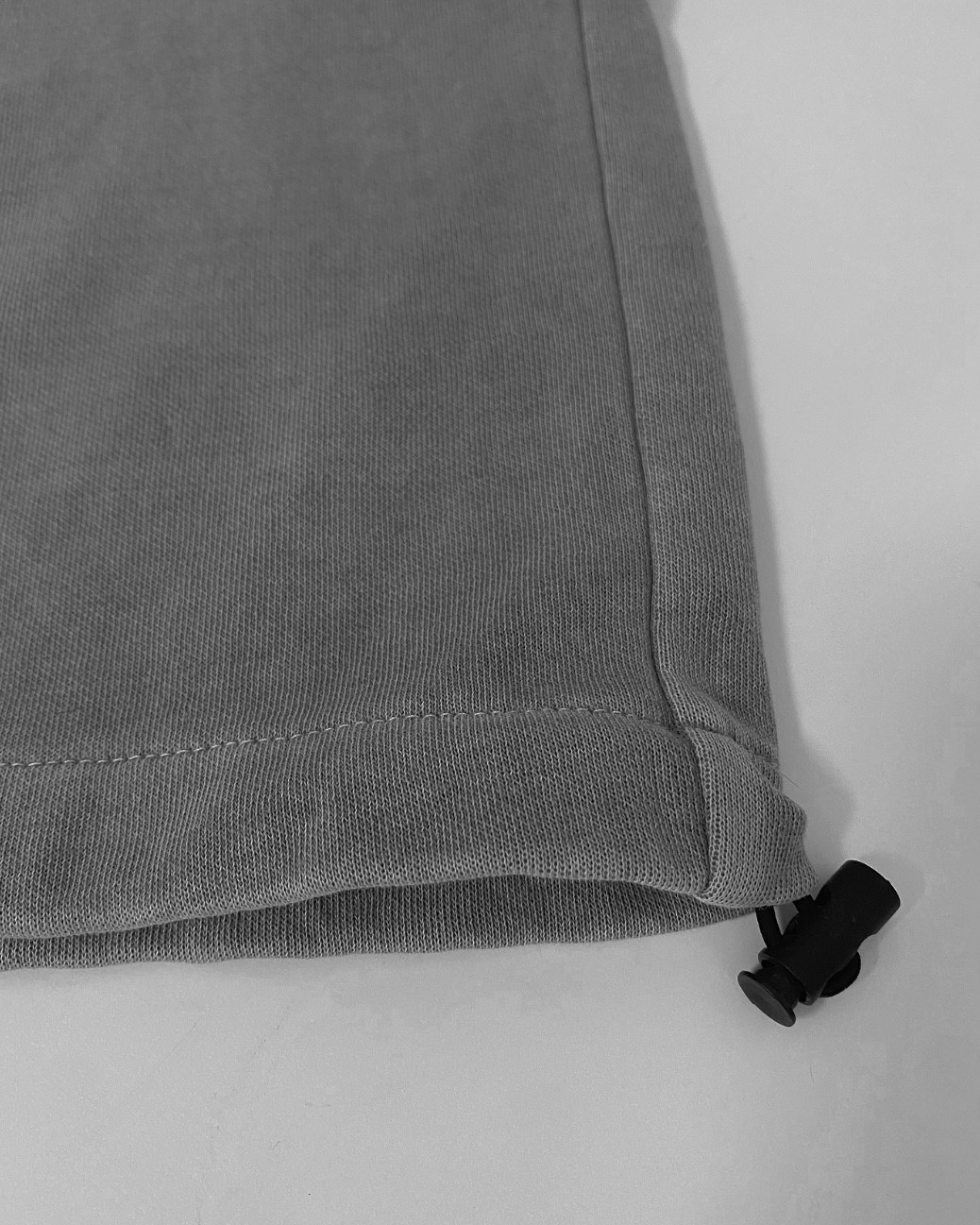 damage cutoff sweat pants