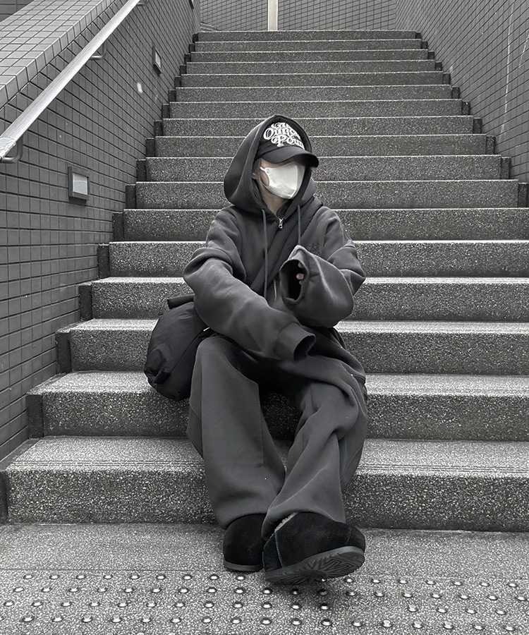 Big Silhouette Logo Zip Parka