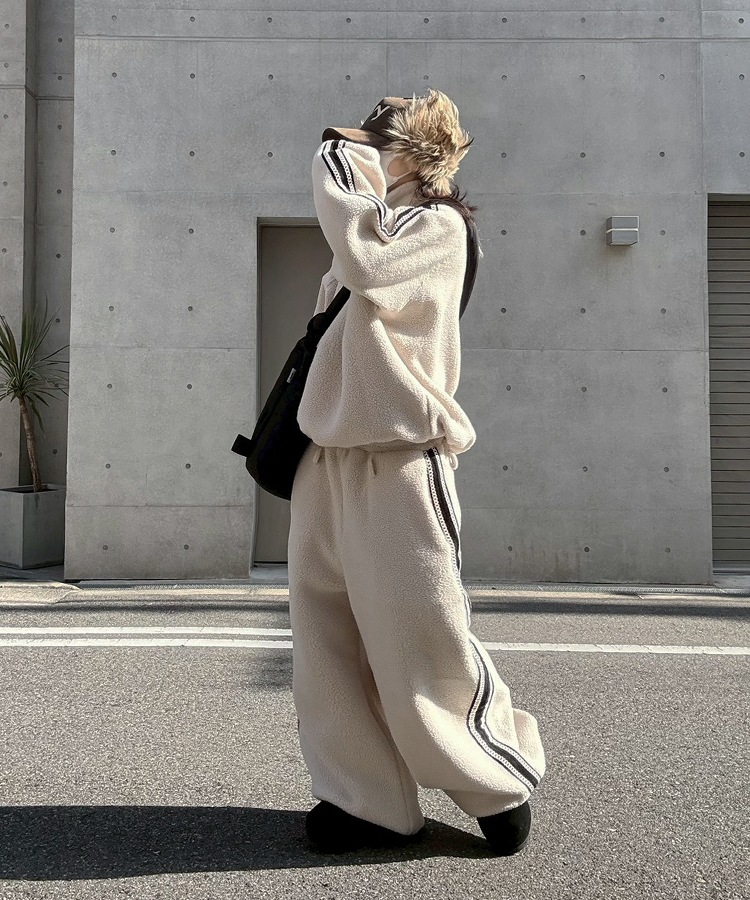 Side Line Boa Fleece Pants