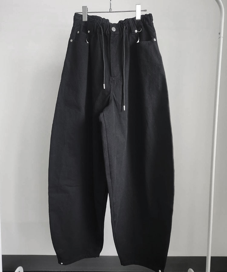 Curved Balloon Pants