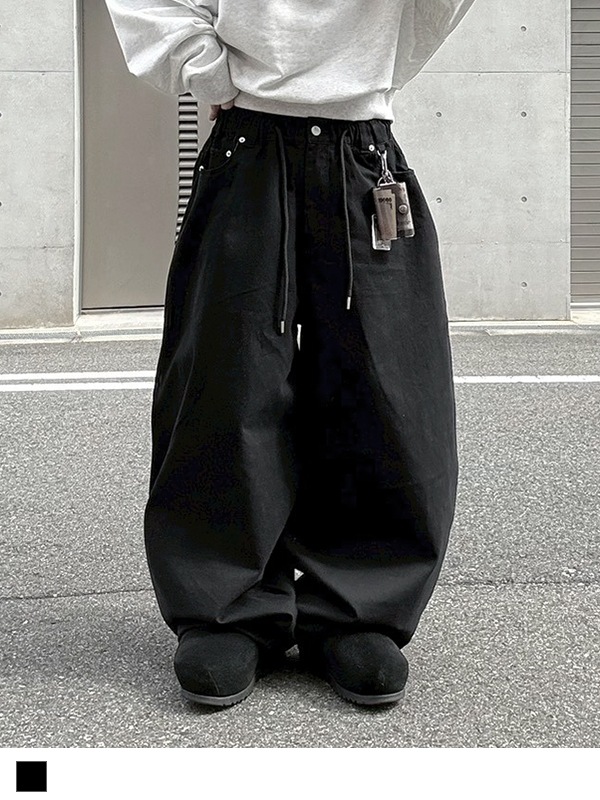 Curved Balloon Pants