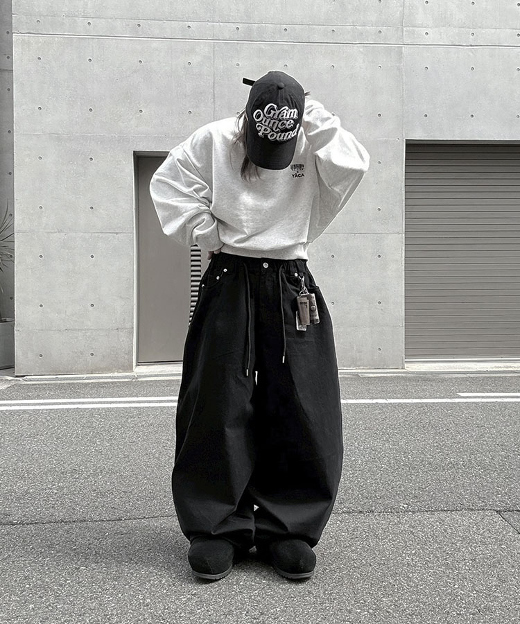 Curved Balloon Pants