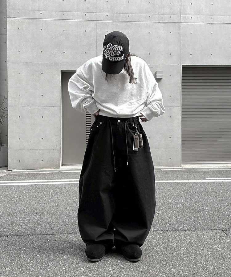 Curved Balloon Pants