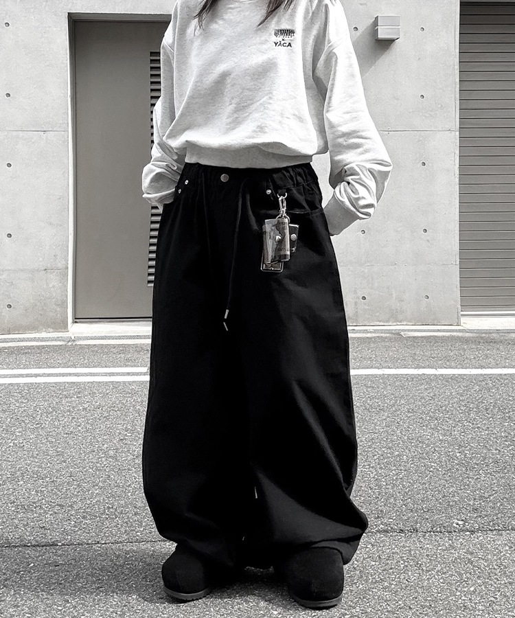 Curved Balloon Pants