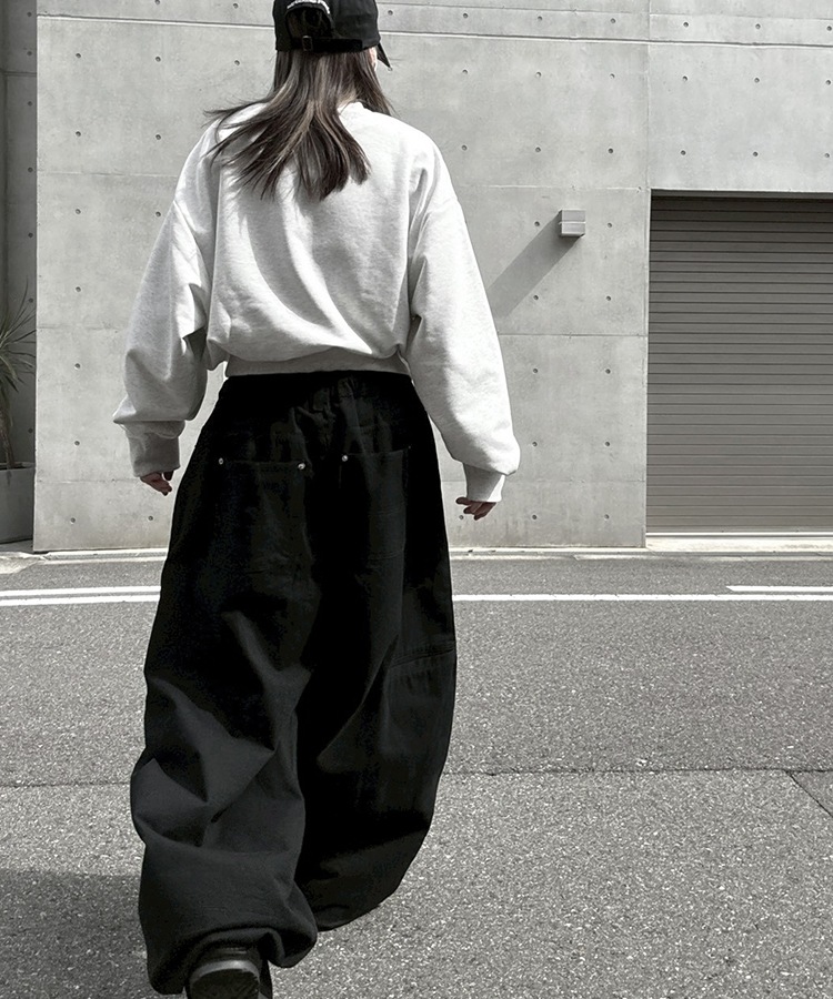 Curved Balloon Pants