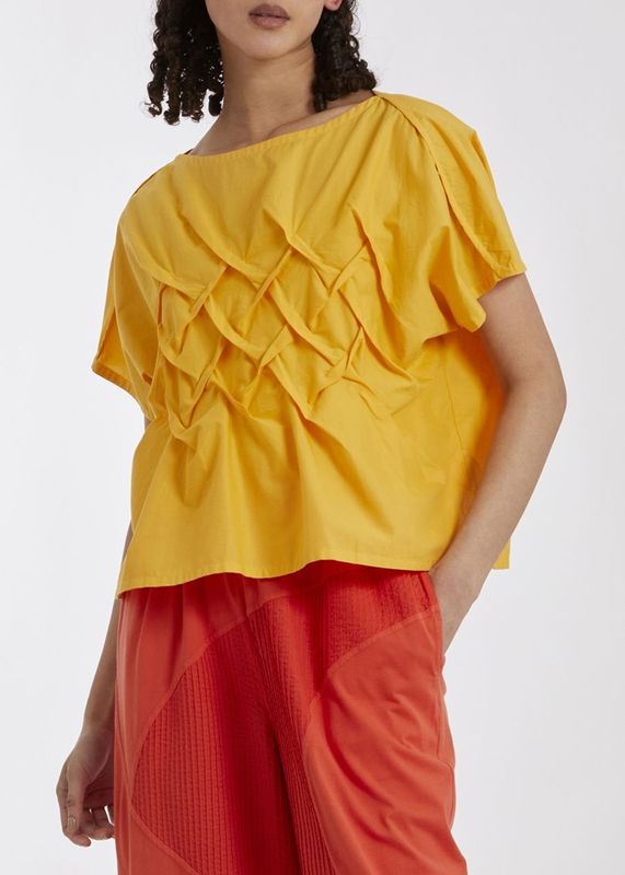 つまみピンタックノーカラーブラウス