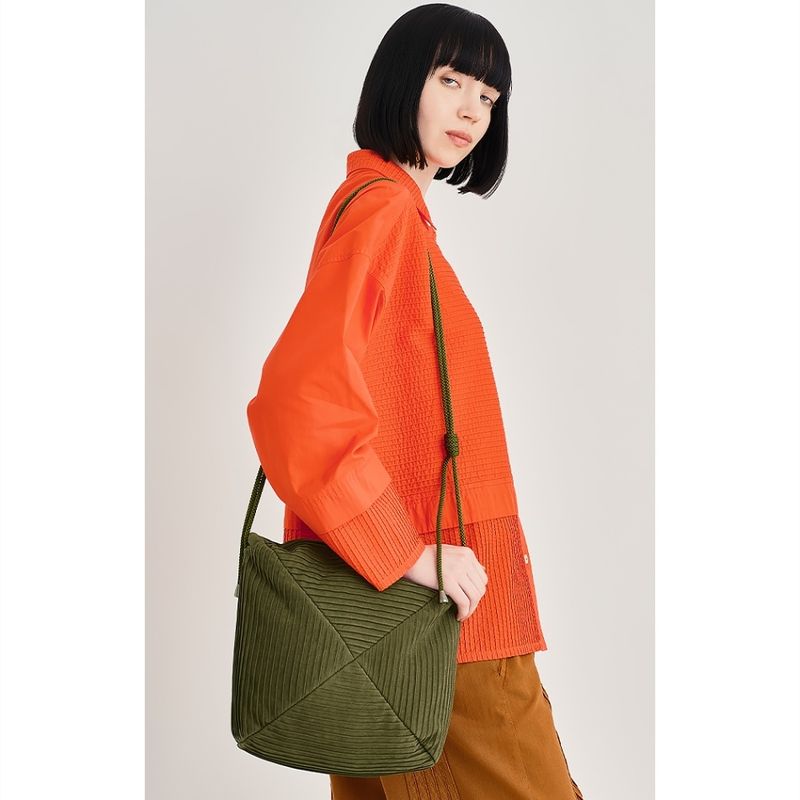 結び肩紐正方形ポシェット