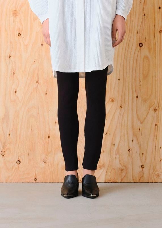 製品染めニットパンツ