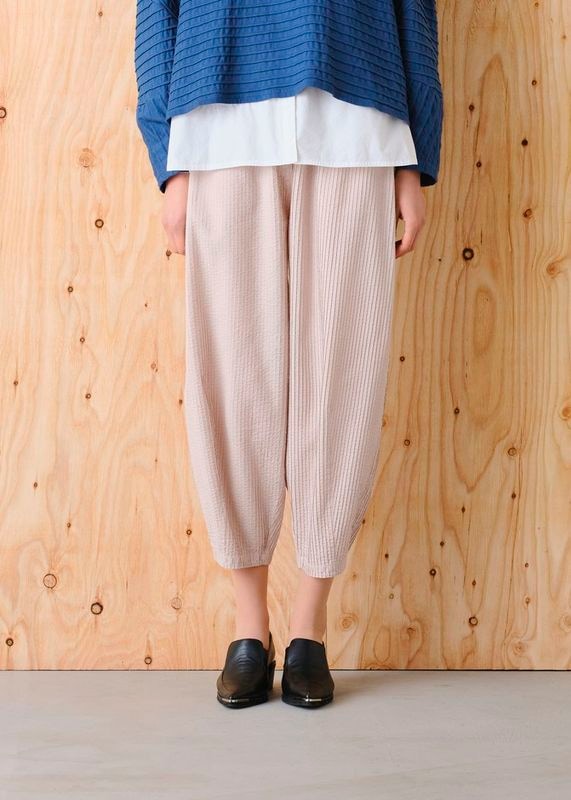 バレルレッグピンタックパンツ