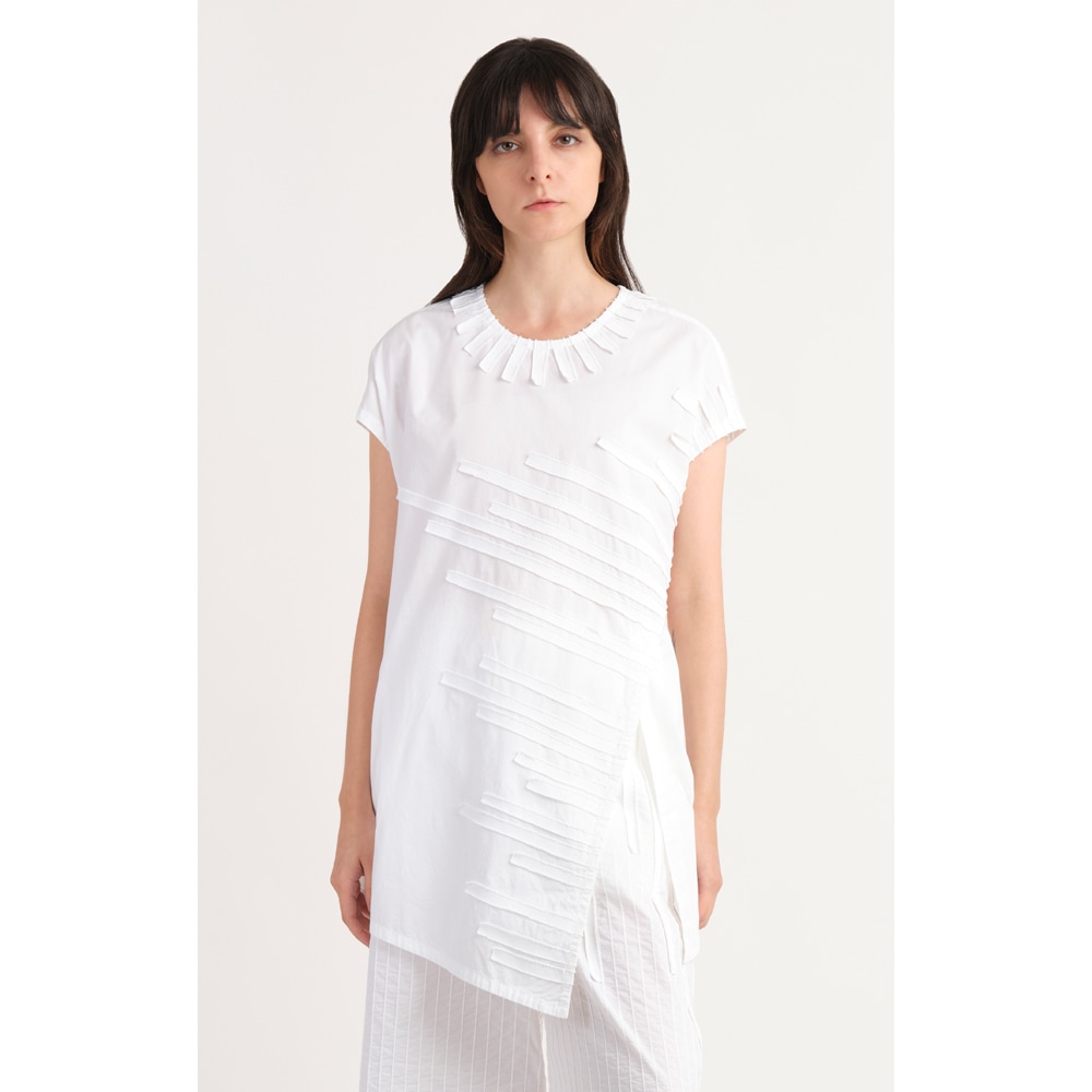 カツラギアイビースラッシュテープアシメヘムブラウス