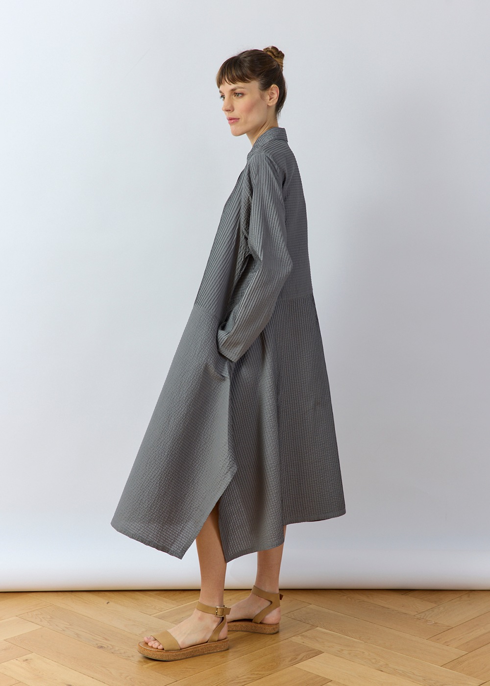 裾広幅デザインピンタックシャツワンピース