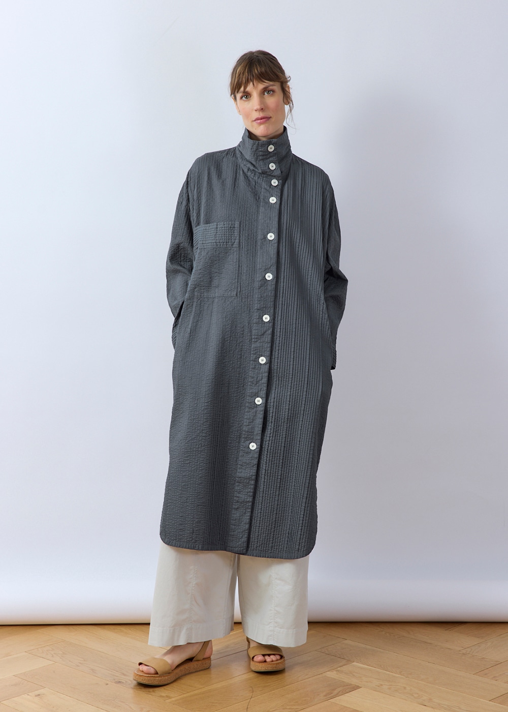 オフハイネックベルト付ロングピンタックシャツ