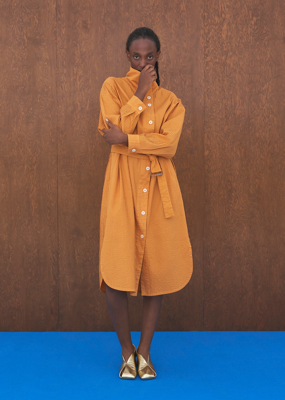 オフハイネックベルト付ロングピンタックシャツ | ITEM