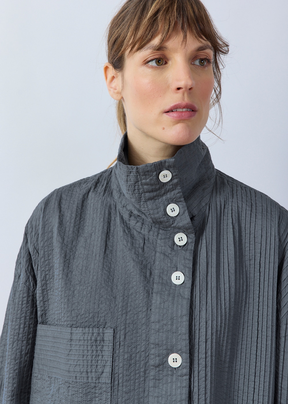 オフハイネックベルト付ロングピンタックシャツ