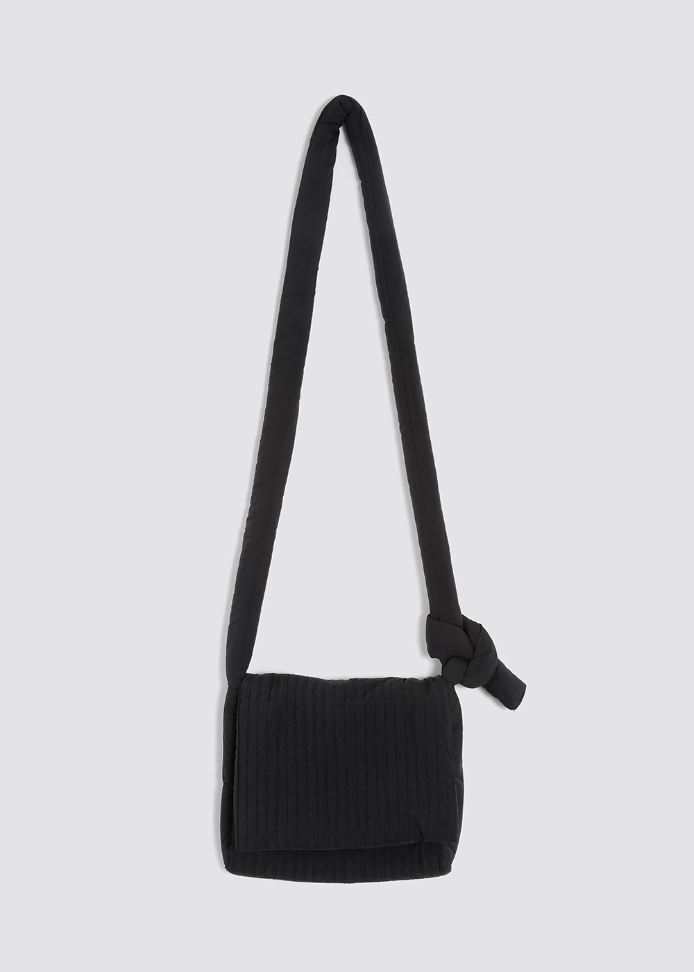 ソフトタッチナイロン中綿入りポシェット