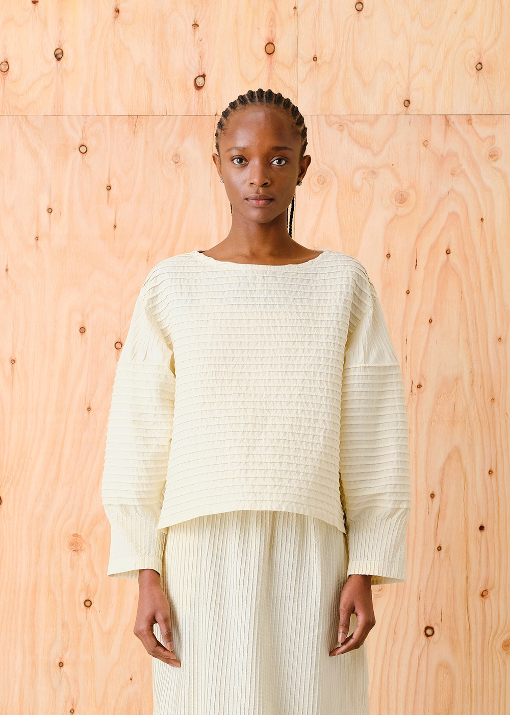 TATEYOKOブティピンタック丸首ブラウス