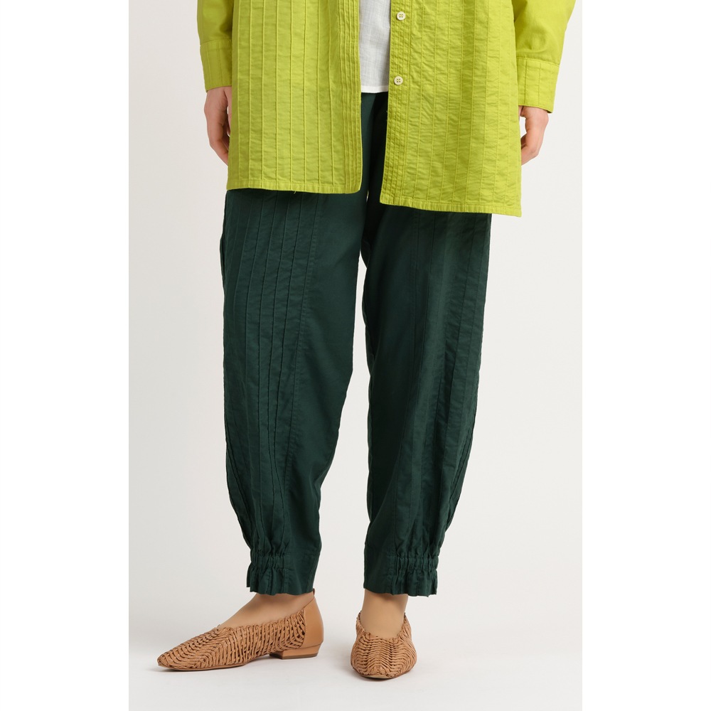 ソフトツイルコットンテーパードパンツ