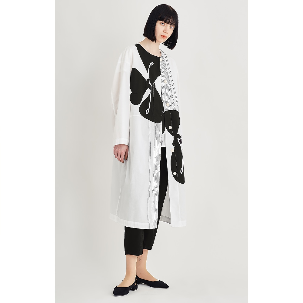 白黒花アップリケライトコート