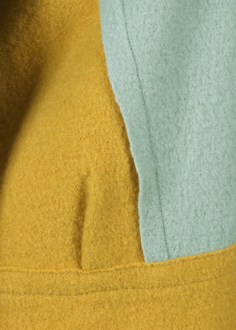 圧縮ニットハイネック裾切り替えジャケット