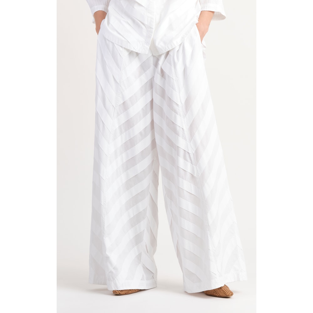 ビッグボーダータックワイドパンツ