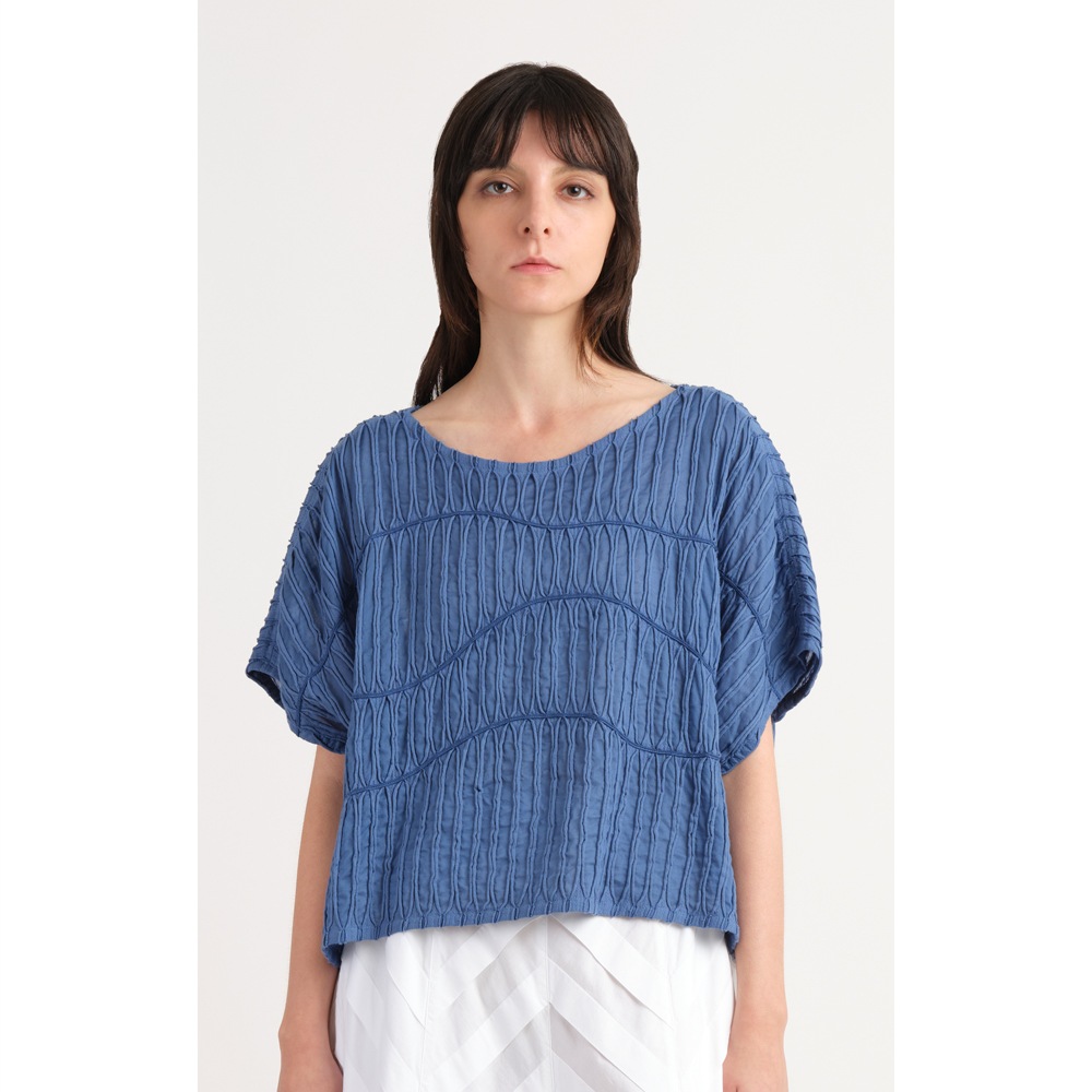 スラッシュ&コード丸首ブラウス