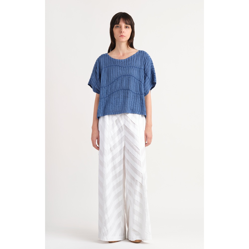 スラッシュ&コード丸首ブラウス