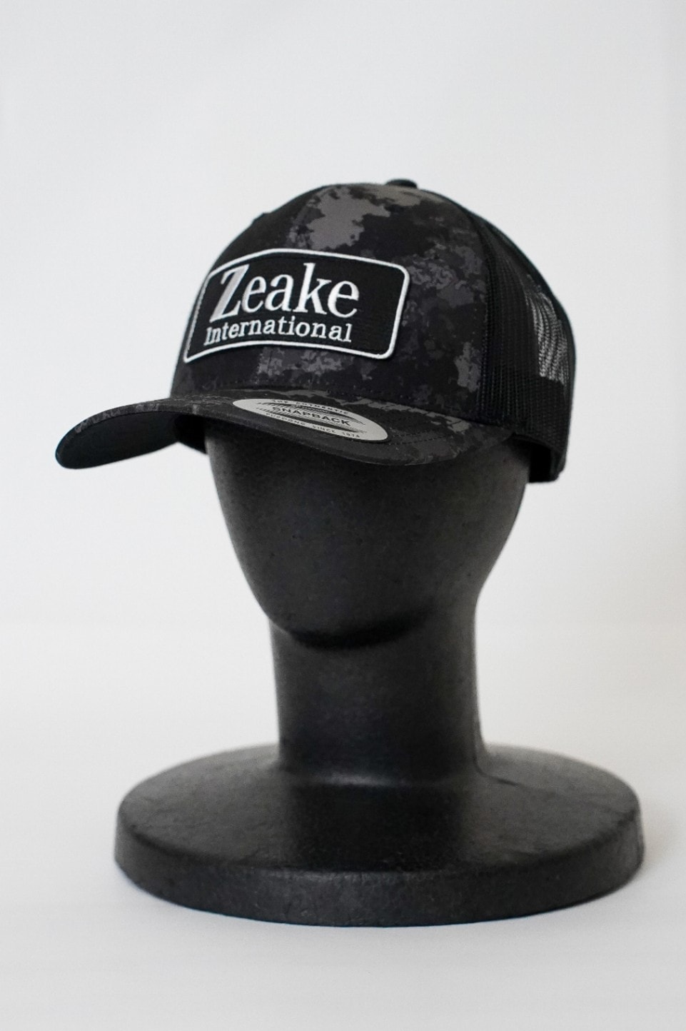 決算セール！ カモ柄ハーフメッシュキャップ | アパレル | Zeake